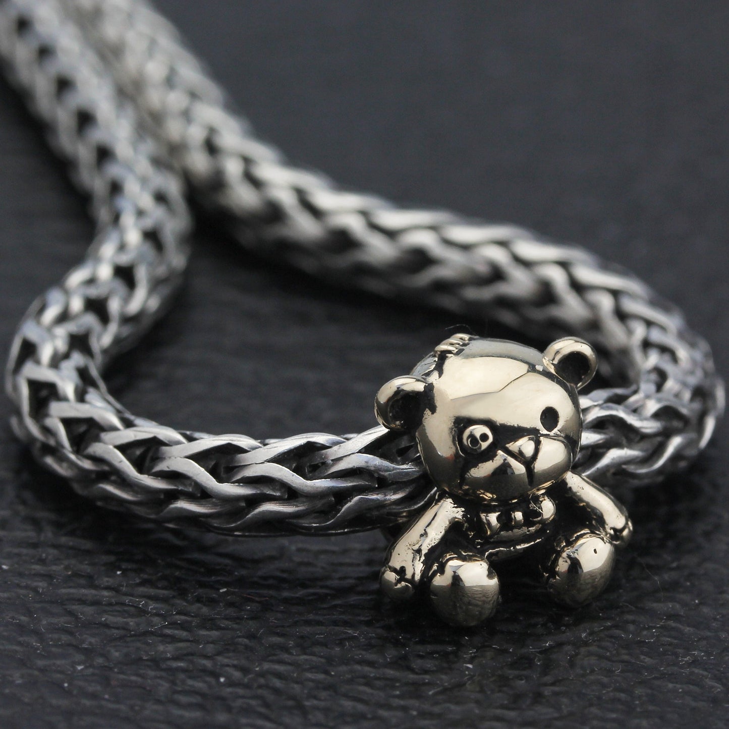 Hug Me (14K Gold)