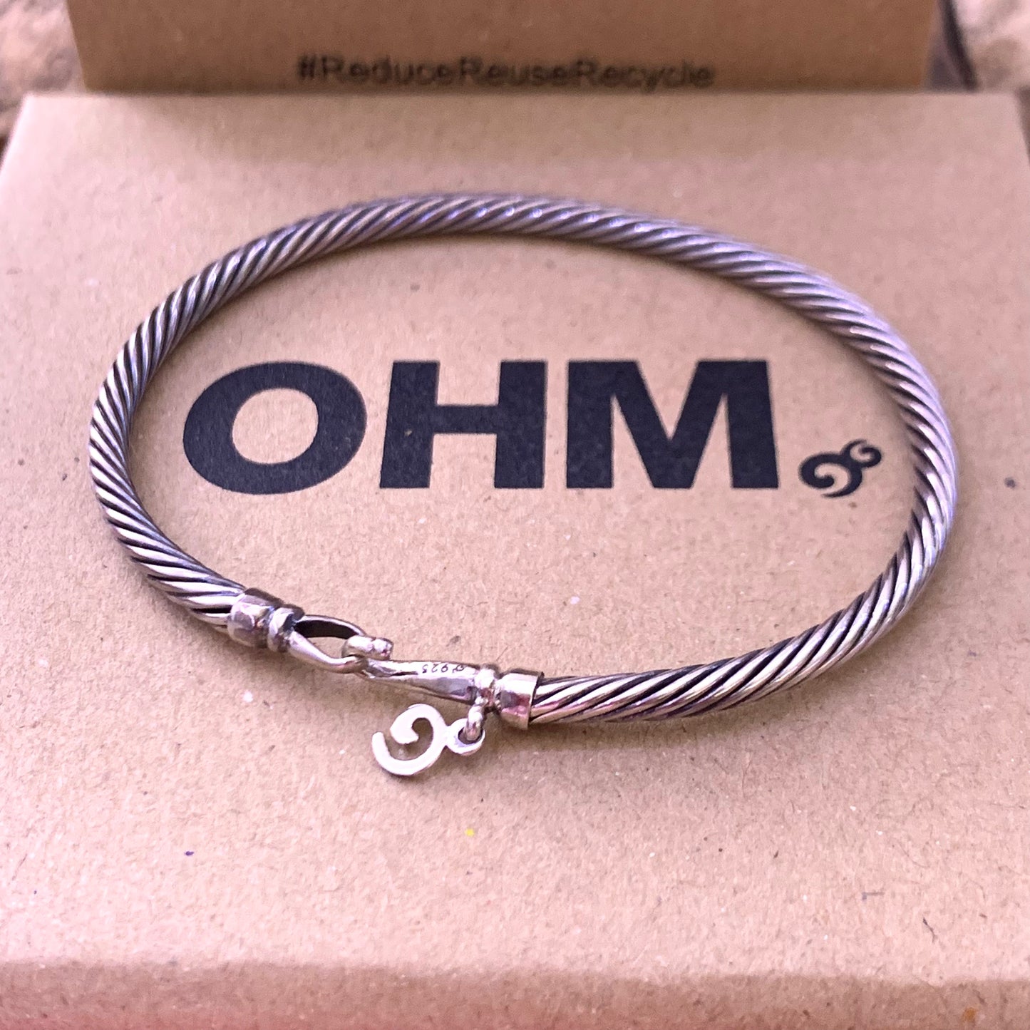 BR25-228 Odd-size Twisted Bangle (between XS and S)